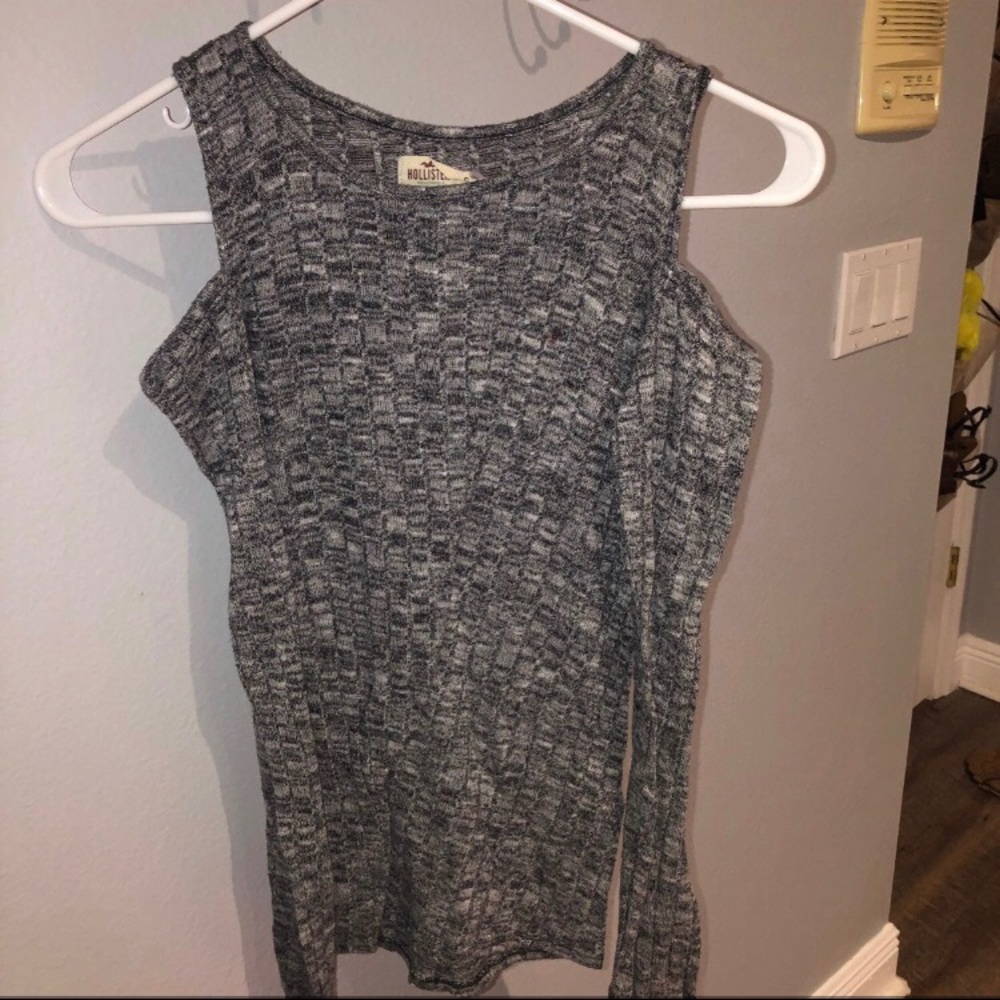 Cold shoulder top